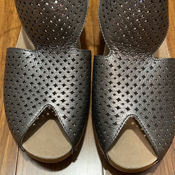 Dansko Teagan Gunmetal Metalic Leather Sandals Size EU41-US10.5-11 - Picture 6 of 6